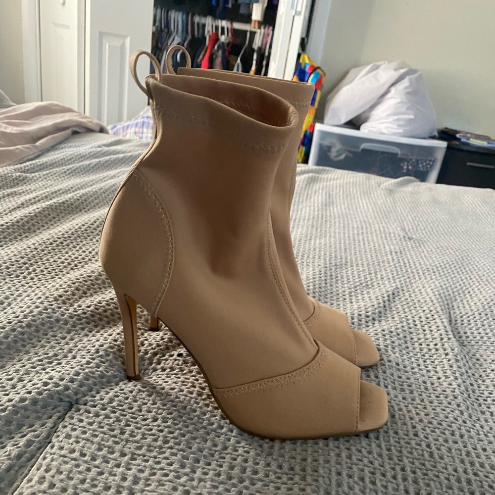 Open toe Booties - Picture 2 of 5